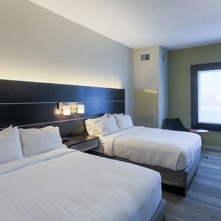 Holiday Inn Express Hotel & Suites Reading By Ihg Bagian luar foto