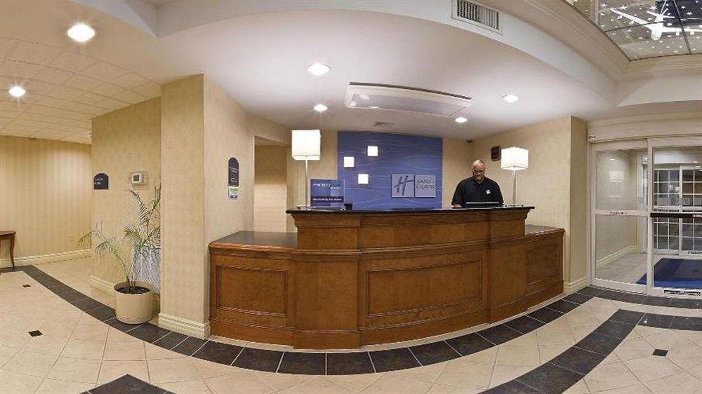 Holiday Inn Express Hotel & Suites Reading By Ihg Bagian luar foto