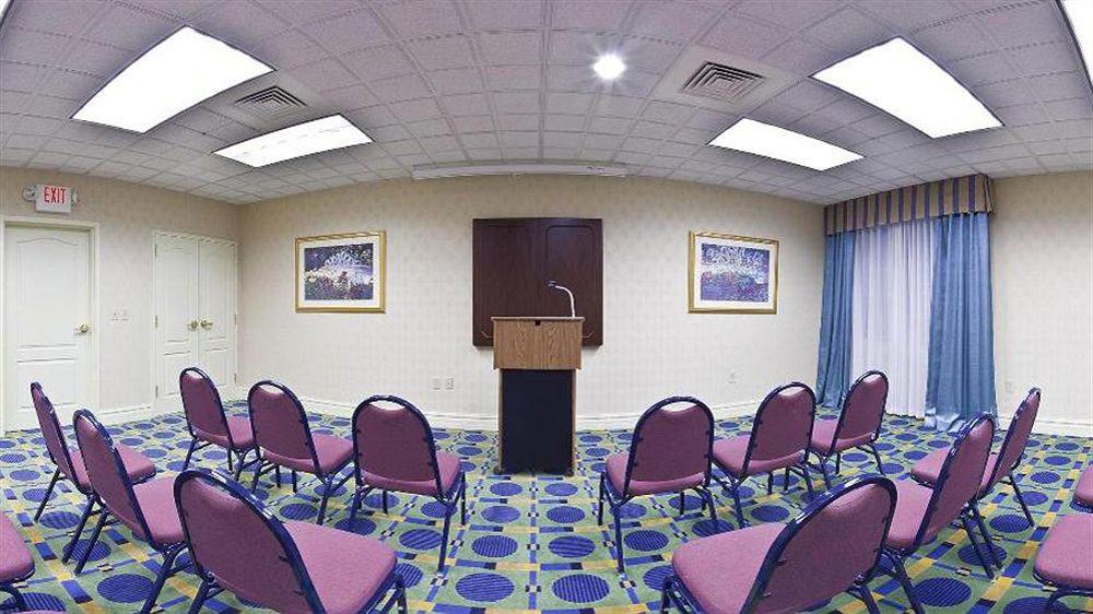 Holiday Inn Express Hotel & Suites Reading By Ihg Bagian luar foto