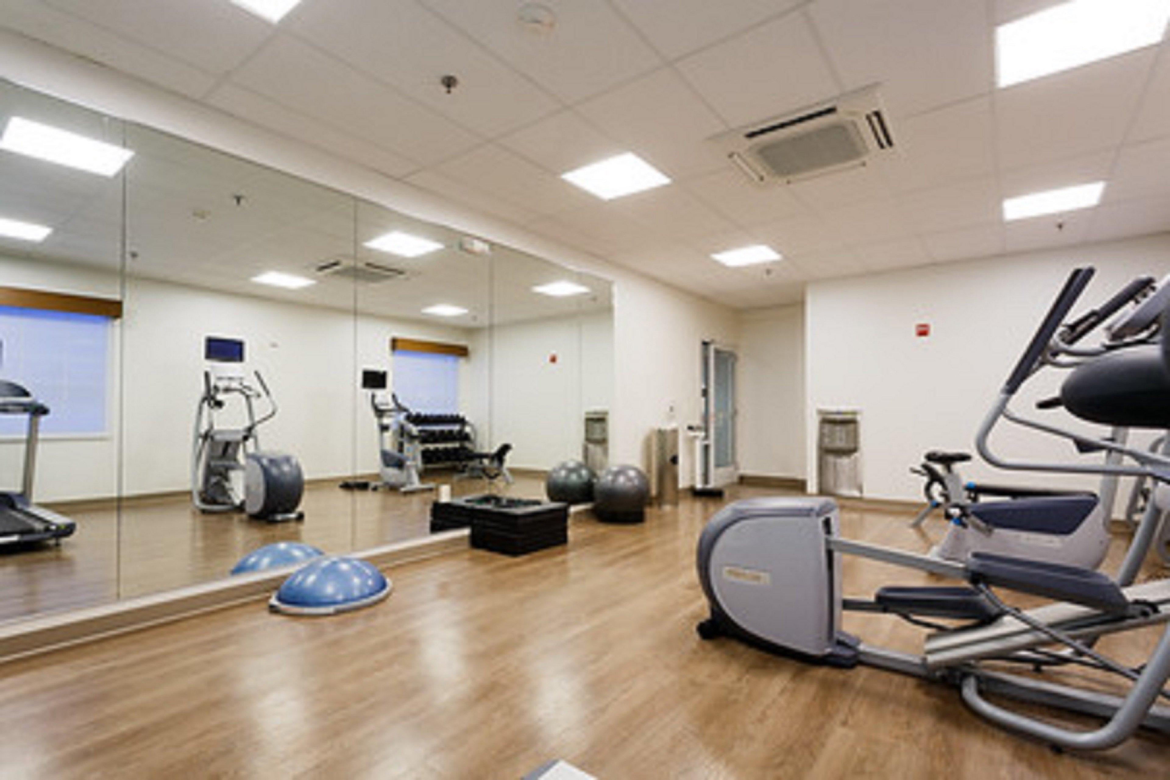 Holiday Inn Express Hotel & Suites Reading By Ihg Bagian luar foto