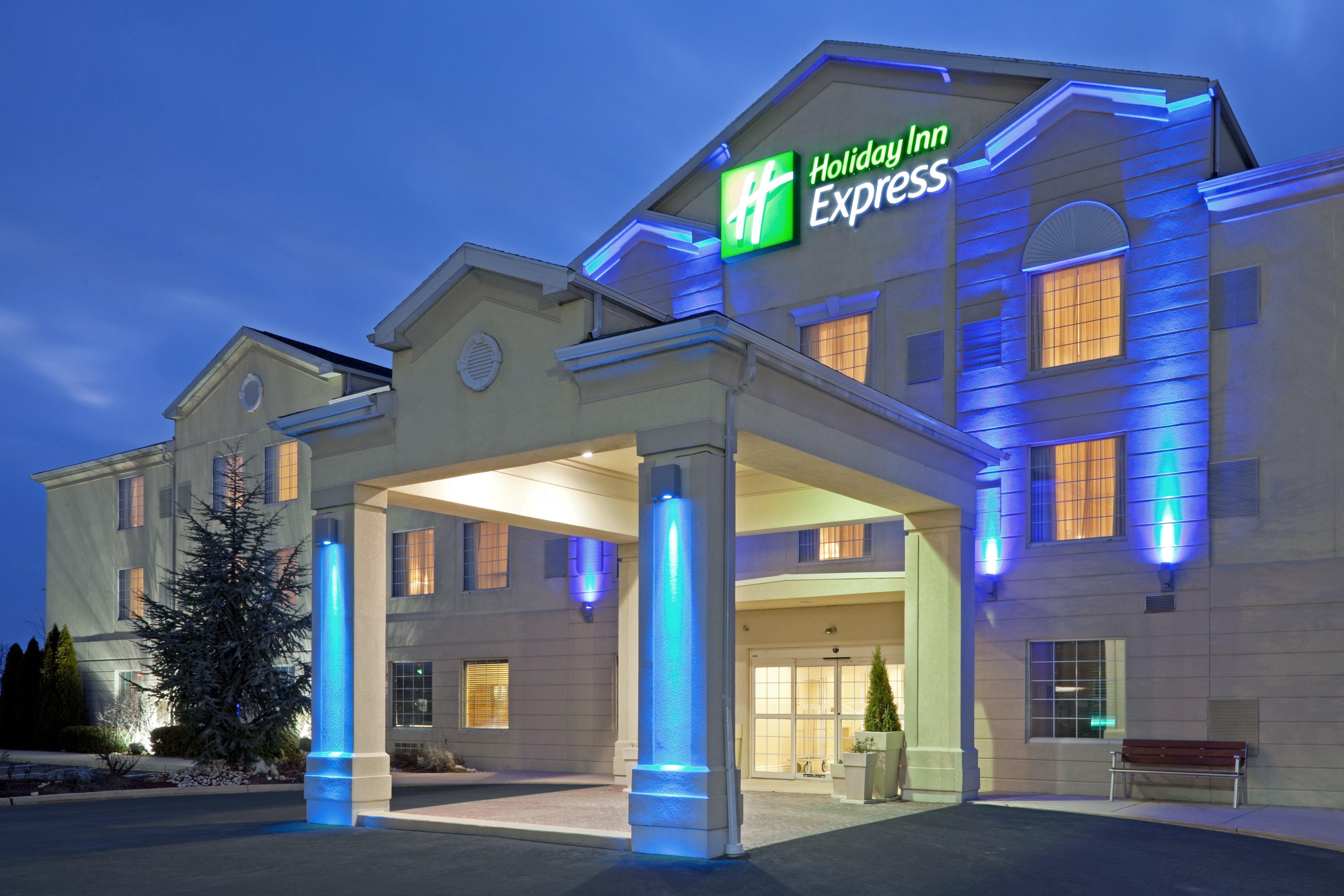 Holiday Inn Express Hotel & Suites Reading By Ihg Bagian luar foto