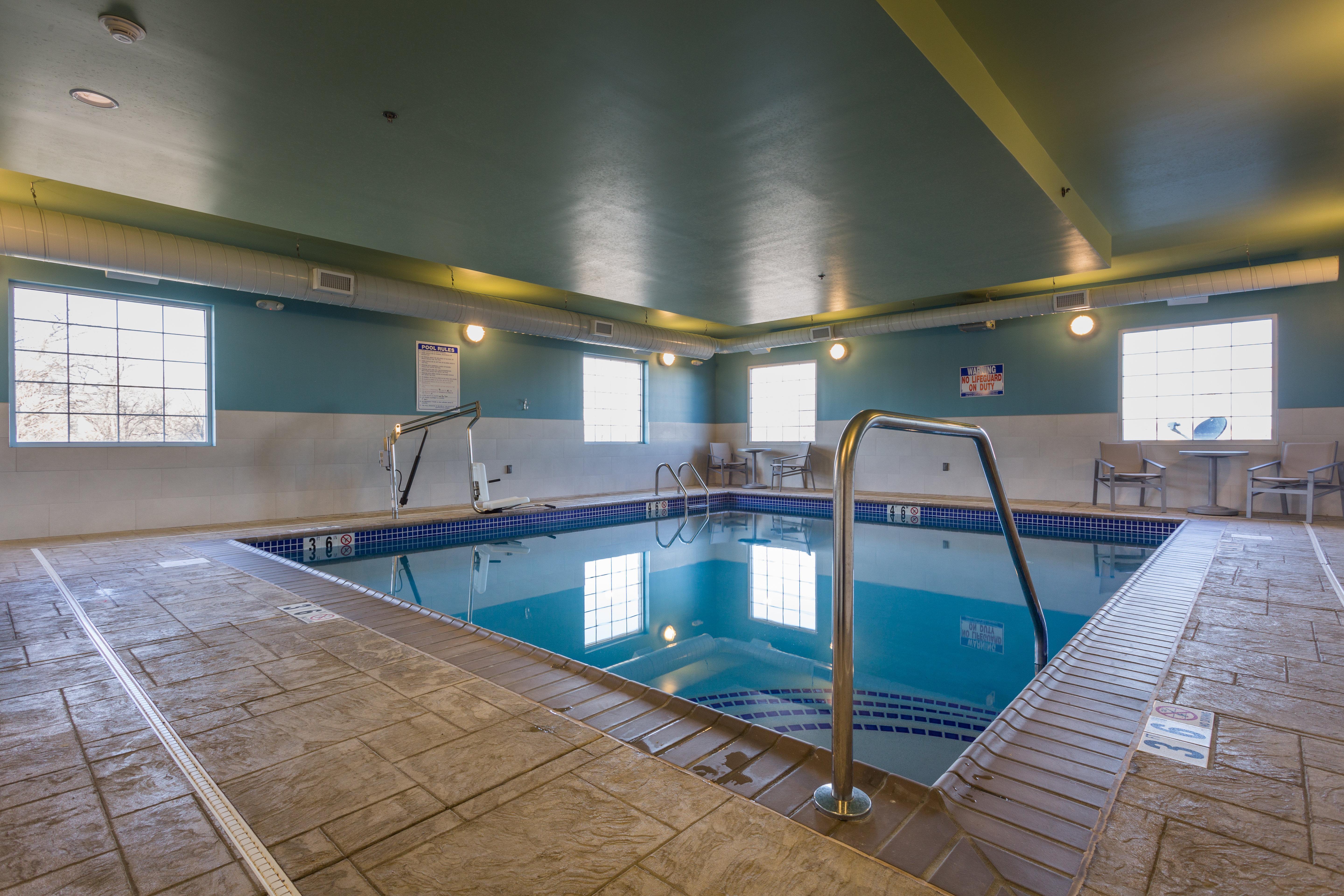 Holiday Inn Express Hotel & Suites Reading By Ihg Bagian luar foto