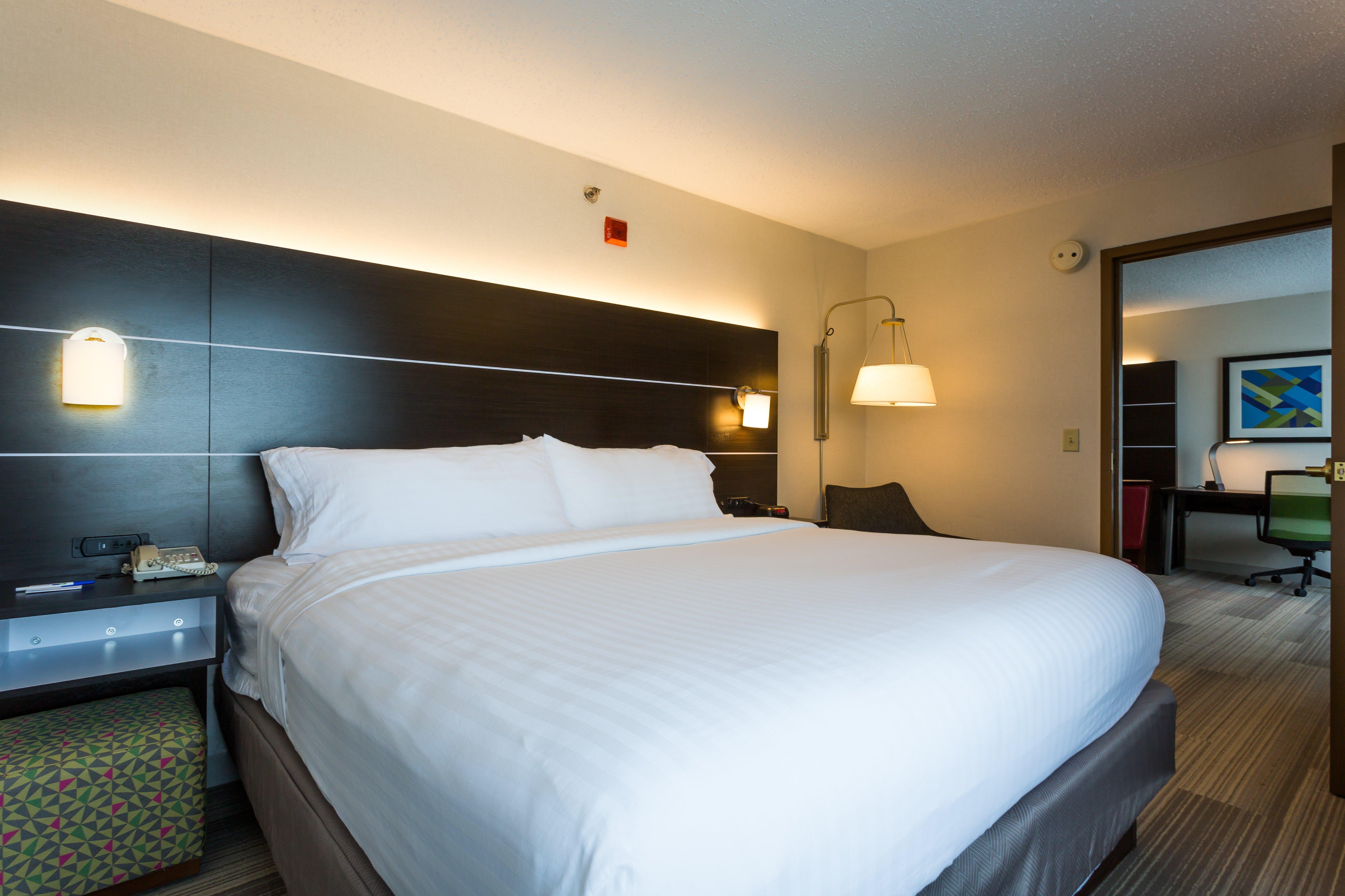 Holiday Inn Express Hotel & Suites Reading By Ihg Bagian luar foto