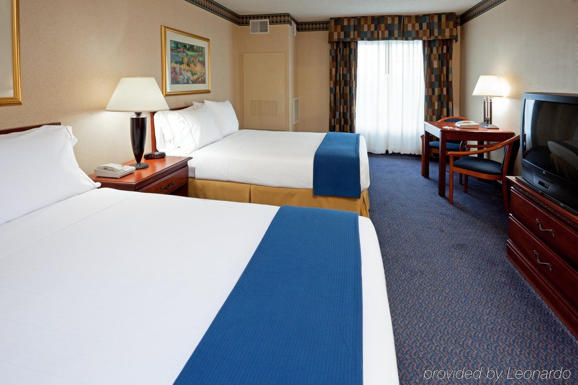 Holiday Inn Express Hotel & Suites Reading By Ihg Bagian luar foto