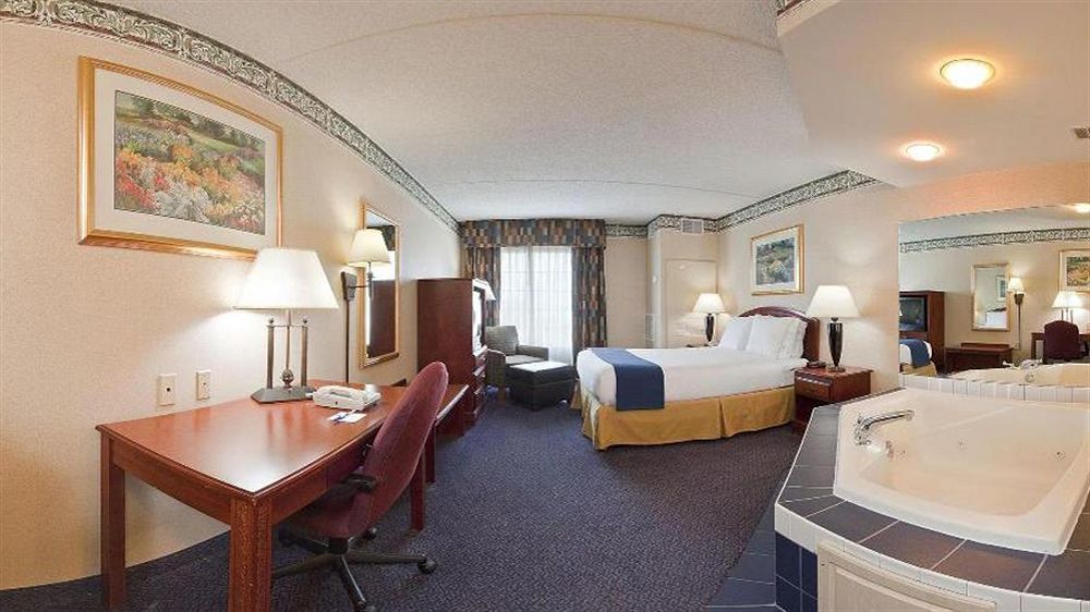 Holiday Inn Express Hotel & Suites Reading By Ihg Bagian luar foto
