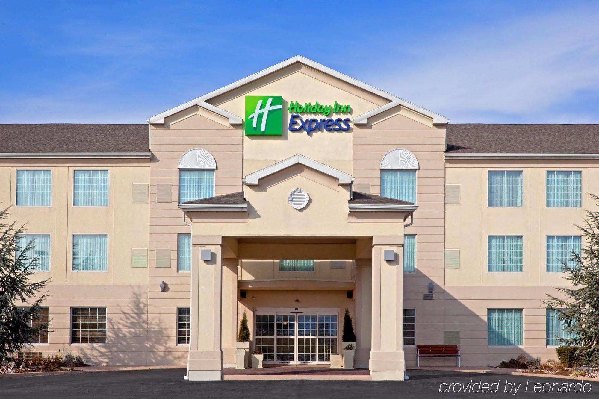 Holiday Inn Express Hotel & Suites Reading By Ihg Bagian luar foto