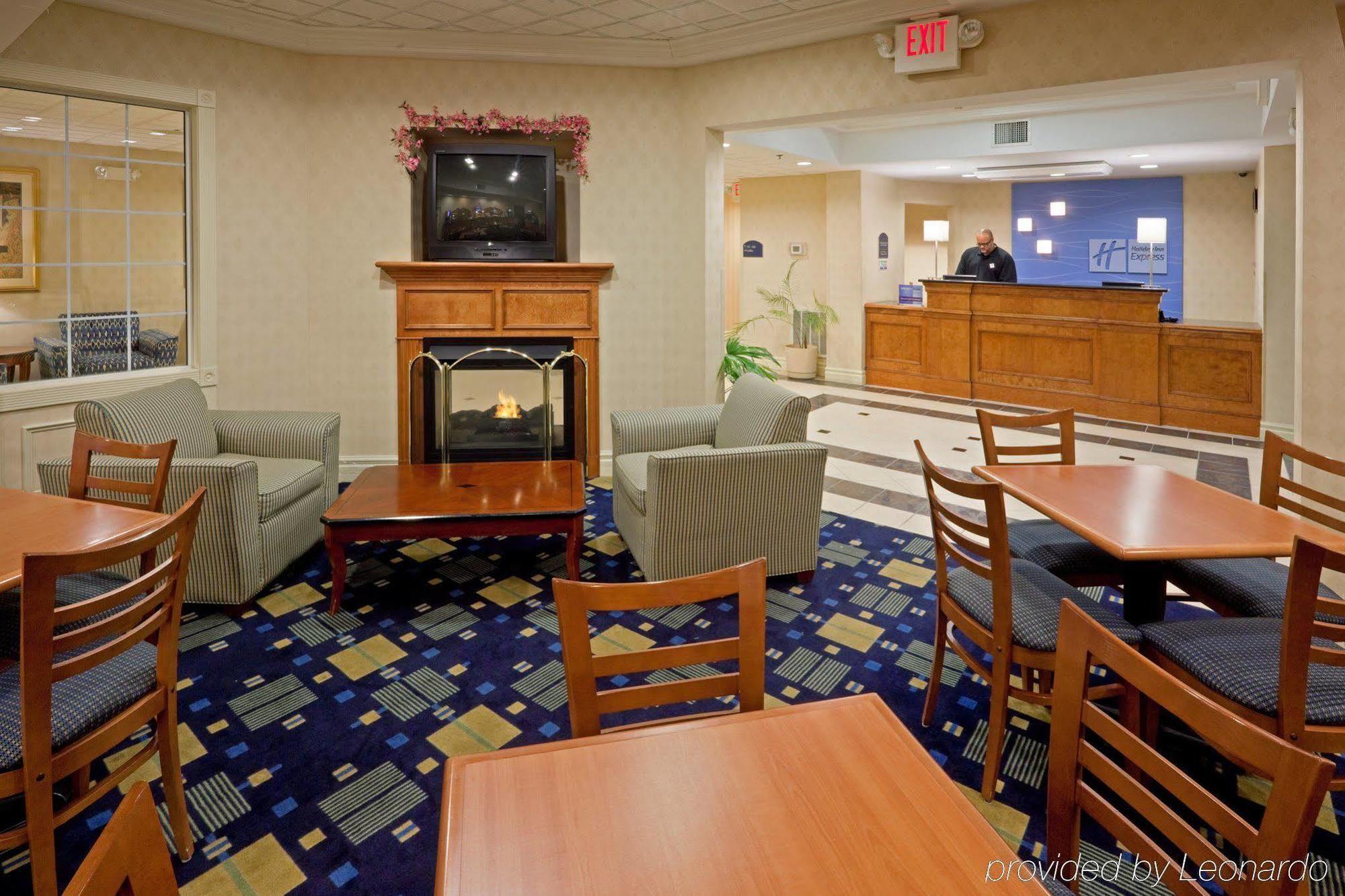 Holiday Inn Express Hotel & Suites Reading By Ihg Bagian luar foto