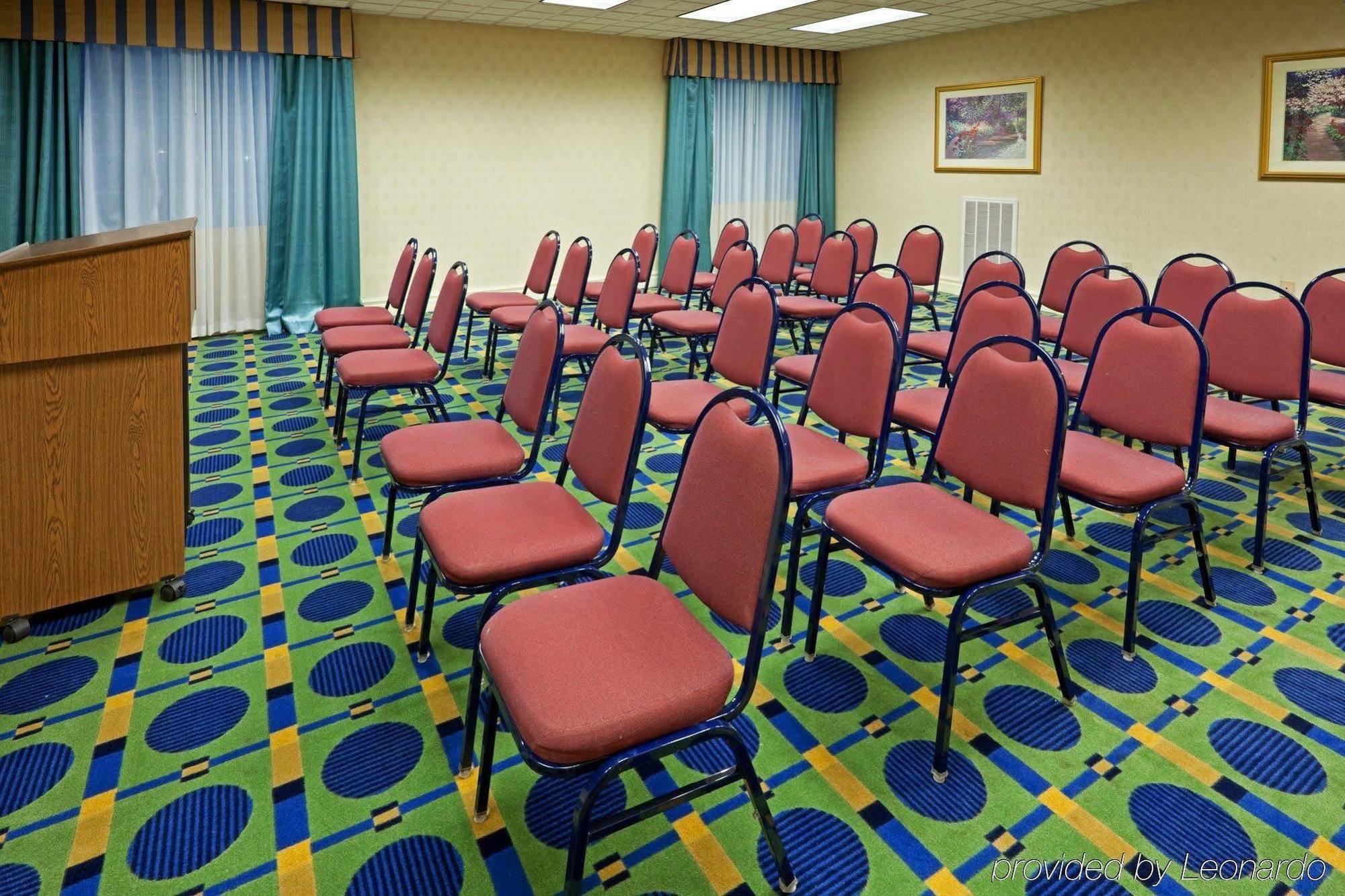 Holiday Inn Express Hotel & Suites Reading By Ihg Bagian luar foto