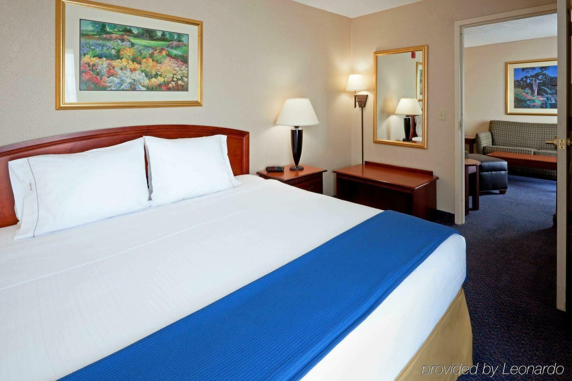 Holiday Inn Express Hotel & Suites Reading, An Ihg Hotel Bagian luar foto