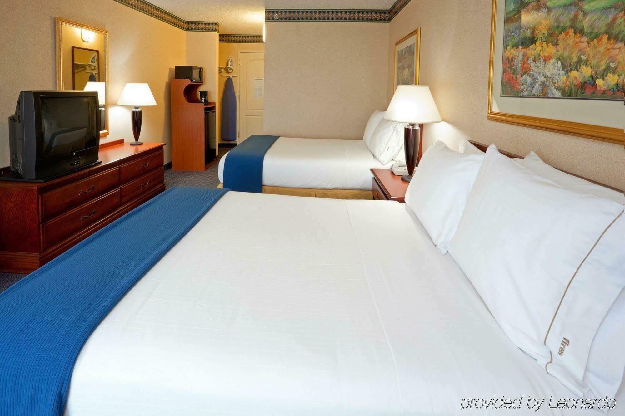 Holiday Inn Express Hotel & Suites Reading, An Ihg Hotel Bagian luar foto