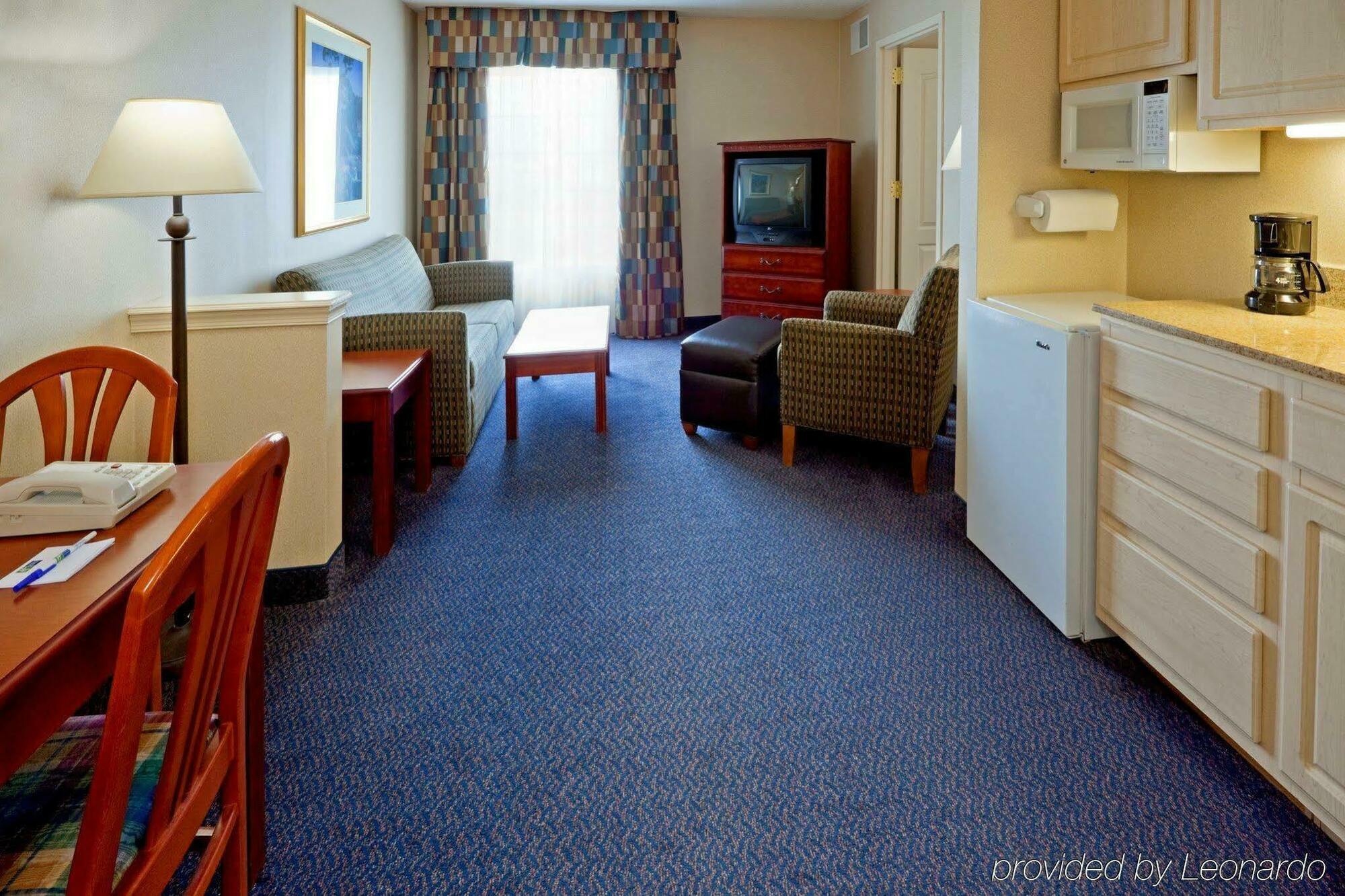 Holiday Inn Express Hotel & Suites Reading By Ihg Bagian luar foto