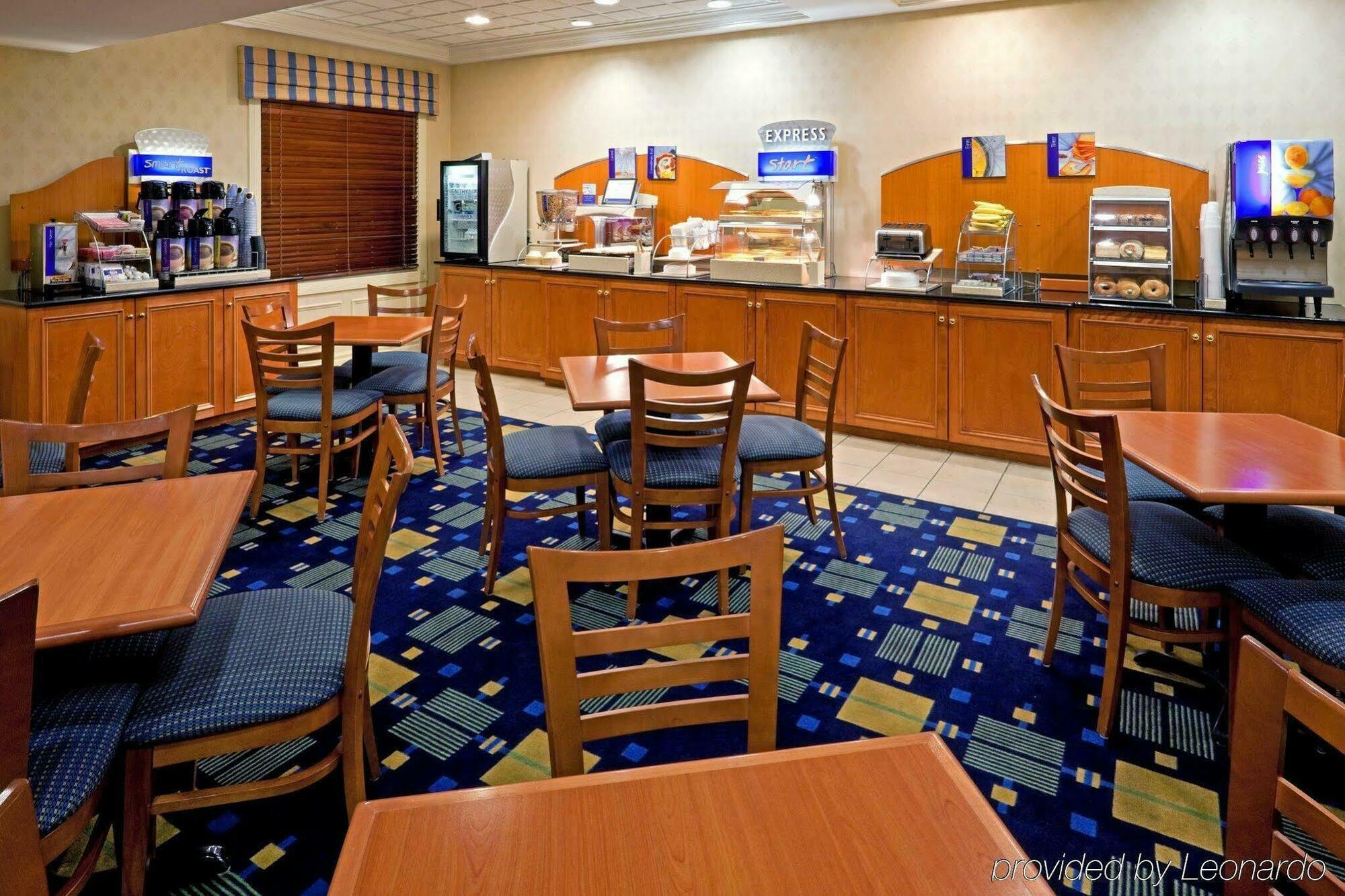 Holiday Inn Express Hotel & Suites Reading By Ihg Bagian luar foto
